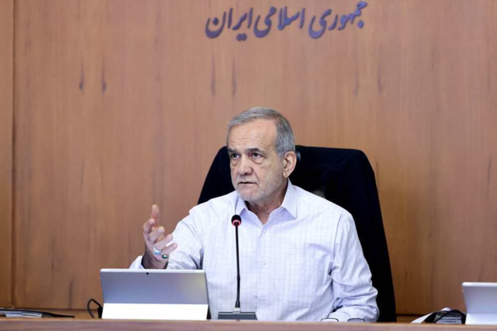 الرئيس الإيراني: أمريكا لن تتمكن من استغلال الأوضاع الداخلية في البلاد اذا رأت التلاحم الداخلي