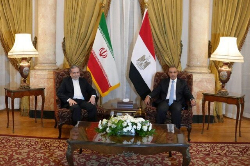 تفاصيل زيارة وزير الخارجية الايراني إلى مصر