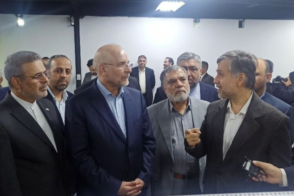 قاليباف يزور مركز إيران للتكنولوجيا في كاراكاس