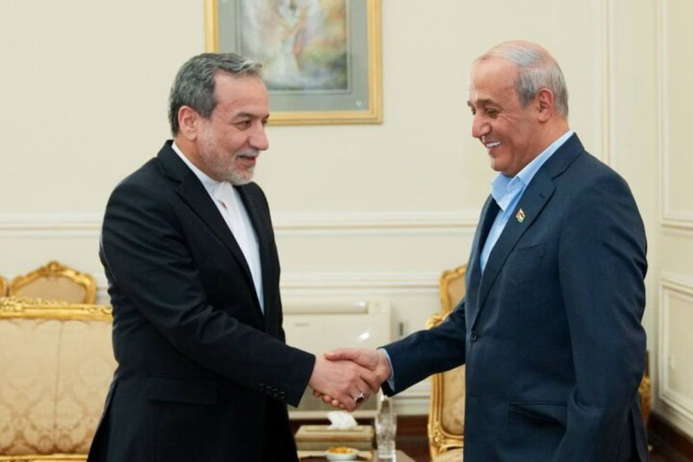 عراقجي يلتقي نائب الأمين العام للجبهة الشعبية لتحرير فلسطين