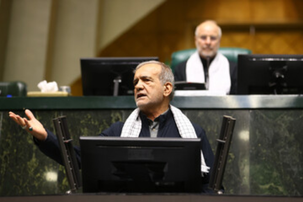 الرئيس الايراني يؤكد على الوحدة وضرورة الوقوف في وجه الكيان الصهيوني