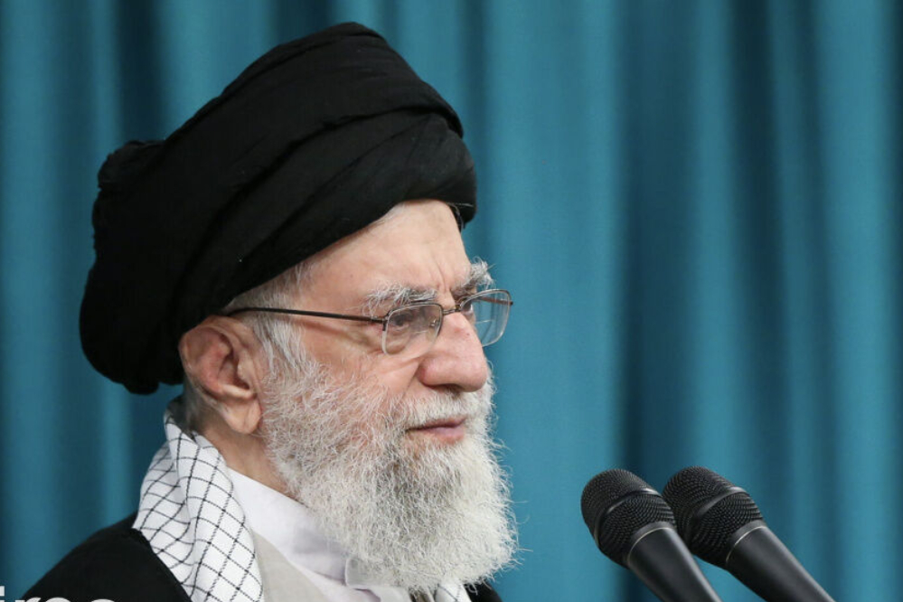 قائد الثورة الاسلامية: الجمهورية الإسلامية الايرانية لن تساوم الصهاينة أبدا