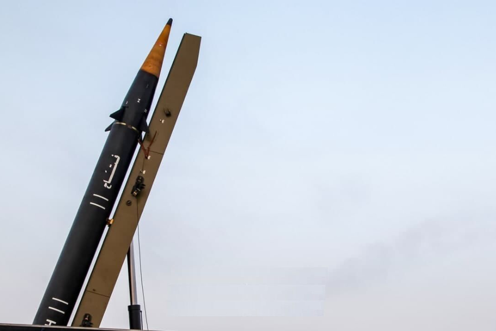 إيران تستعين بـ"فتاح" لضرب مواقع إسرائيلية.. رسالة من طهران تهز تل ابيب