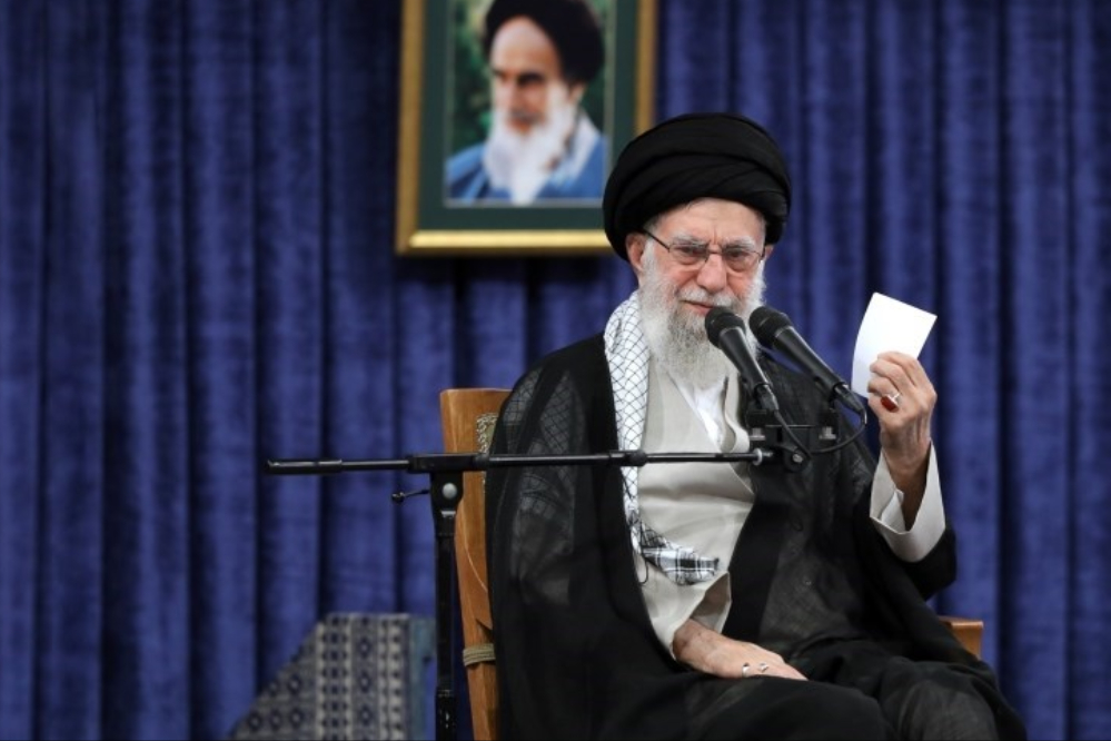 رابطة مدرسي الحوزة العلمية في قم تؤيد الفتوى التاريخية لمراجع التقليد