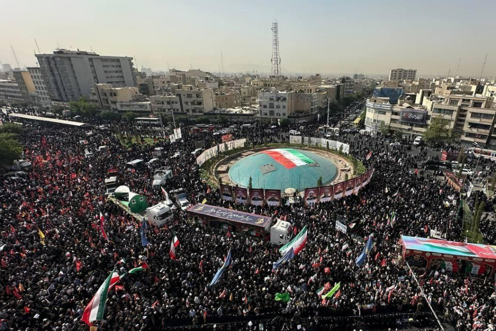 بدء مراسم تشييع جثامين شهداء العدوان الصهيوني بطهران