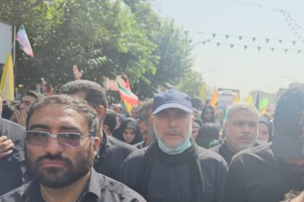 قاليباف يحضر مراسم تشييع الشهداء الإيرانيين في طهران