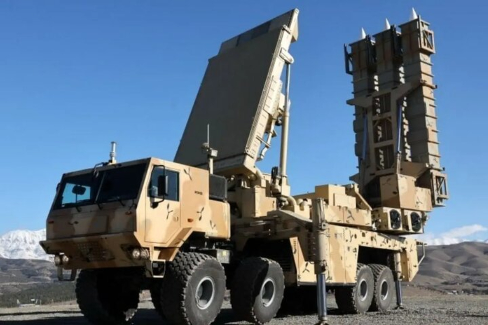 قاعدة الشهيد فكوري: دوي انفجارات في الساعات القادمة في تبريز يرتبط بتفكيك الذخائر المتبقية من الحرب