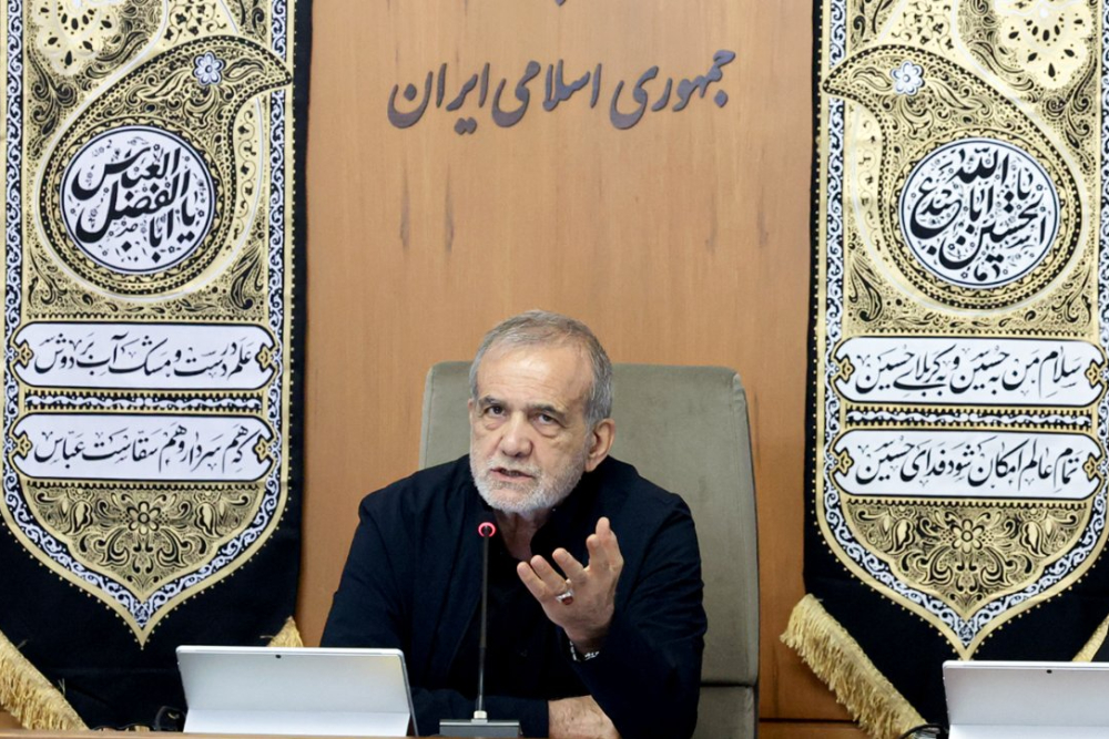 الرئيس بزشكيان: دخل شعبنا الميدان بشجاعة وحقق مفخرة، وأفشل مؤامرات الأعداء