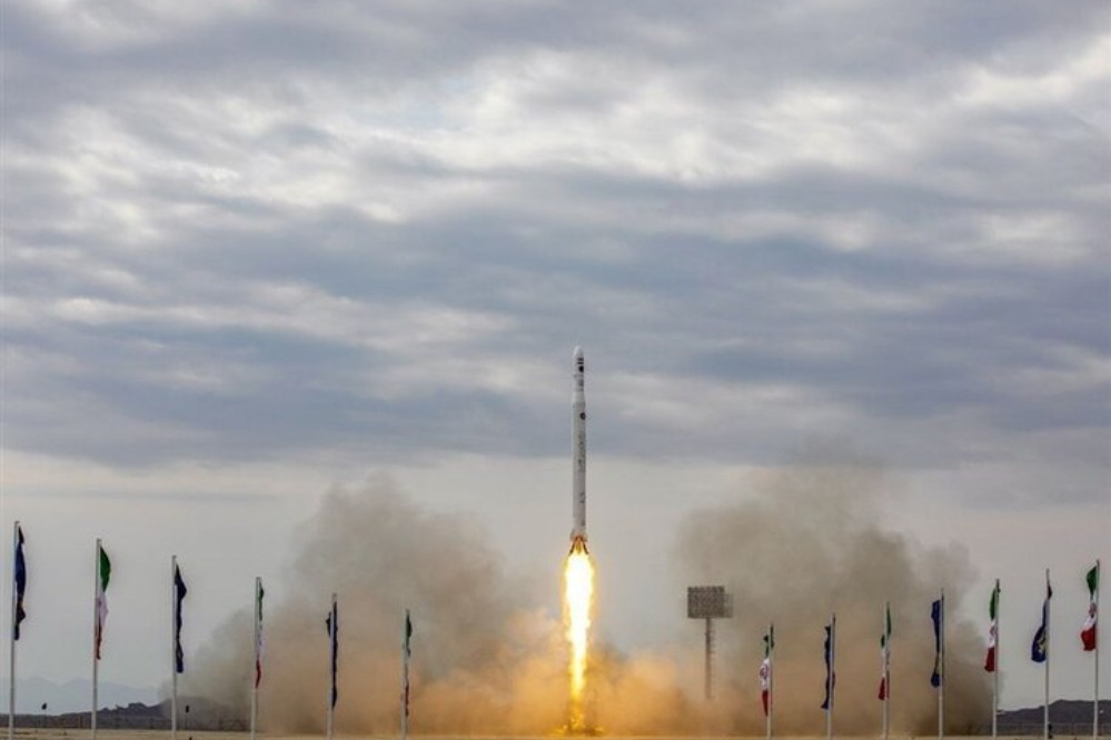 إيران تنجح في إجراء اختبار شبه مداري باستخدام الصاروخ الحامل للأقمار الصناعية "قاصد"