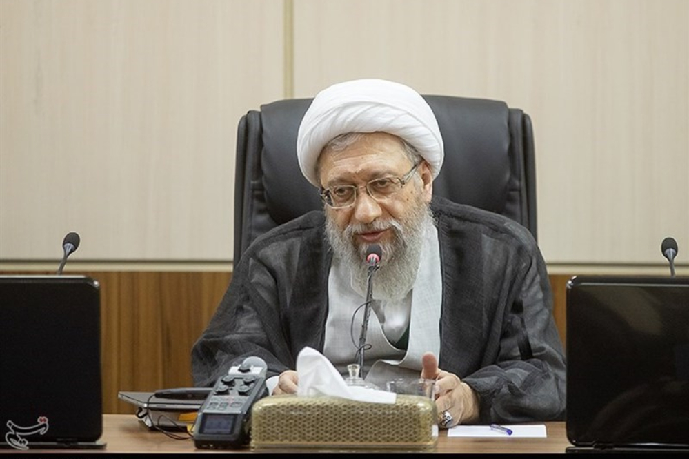 آية الله آملي لاريجاني: لا اساس قانونياً لآلية الزناد في الوضع الراهن للاتفاق النووي