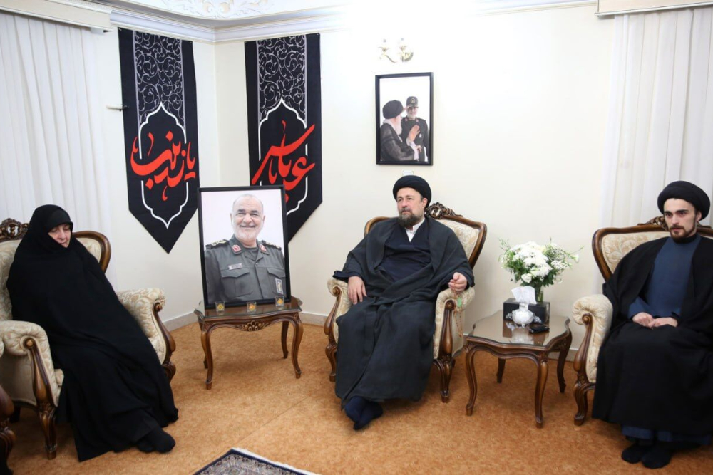 السيد حسن الخميني يلتقي عائلة الشهيد الفريق حسين سلامي