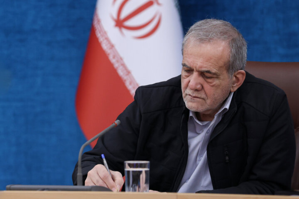 الرئيس بزشكيان: الأخوة بين الدول الإسلامية تتجاوز العلاقات السياسية