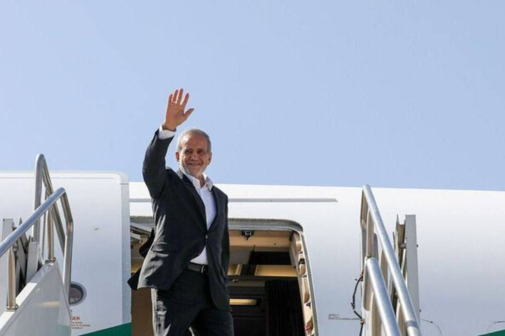 الرئيس الايراني يغادر اسلام آباد عائداً إلى طهران
