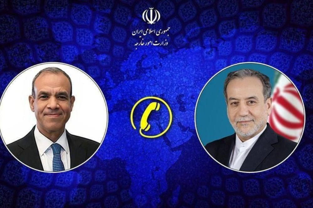 عراقجي ونظيره المصري يجريان مشاورات بشأن البرنامج النووي الإيراني