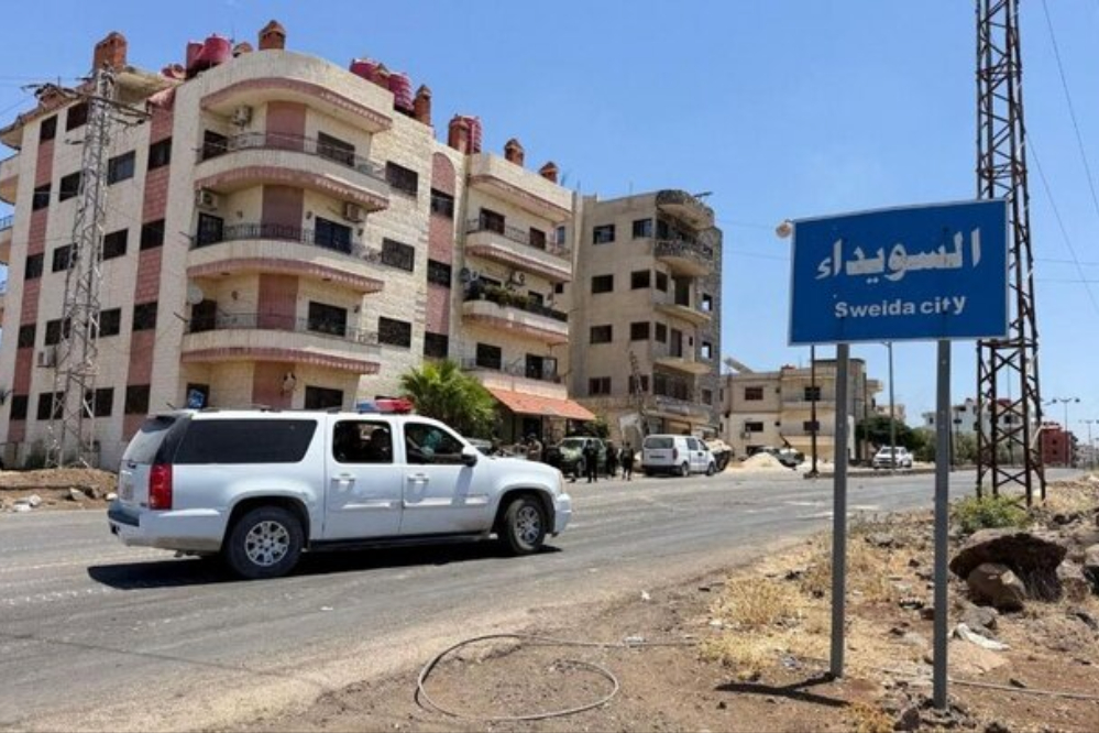 "المرصد السوري": قتيلان وحرق منازل بهجوم مسلح على نجران في ريف السويداء