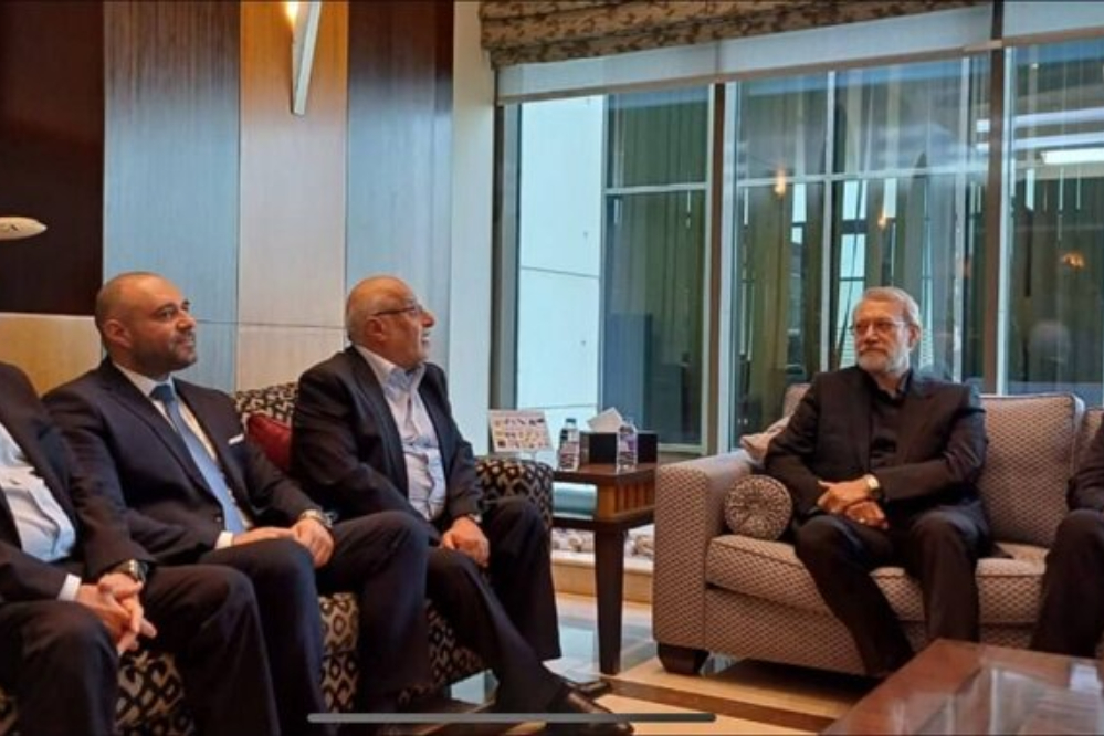لدى وصوله الى بيروت..لاريجاني: إيران ستقف دائماً إلى جانب الشعب اللبناني