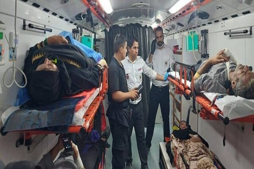 وفاة أربعة أشخاص وإصابة العشرات في حادثتين للزوار الايرانيين في العراق