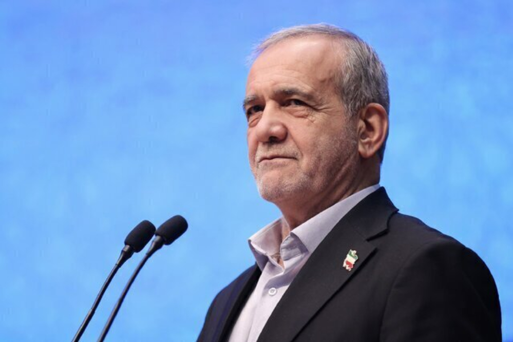 بزشكيان يرد على نتانياهو: هل الذي يحرم أهل غزة من الماء والغذاء، يريد أن يجلب الماء للشعب الإيراني؟!