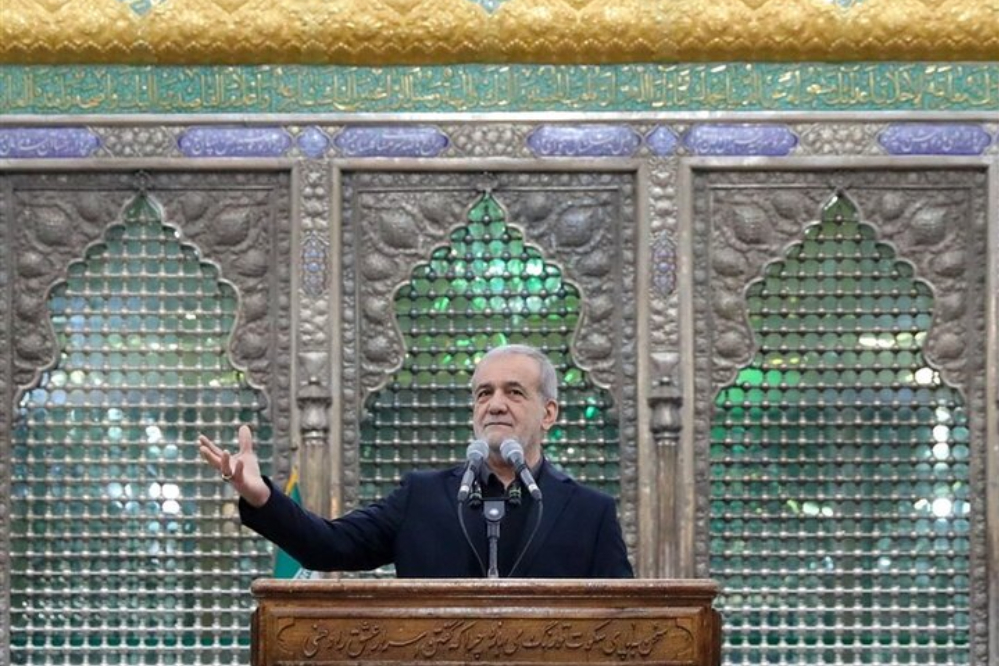 الرئيس الإيراني: الوحدة الوطنية والإسلامية هي الدرع الواقي من الأعداء