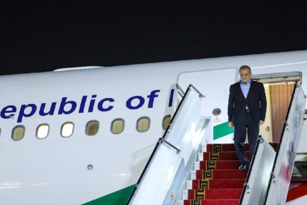 الرئيس الإيراني يصل الى الصين