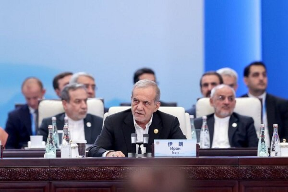 الرئيس الايراني يشرح إنجازات حضوره قمة شنغهاي