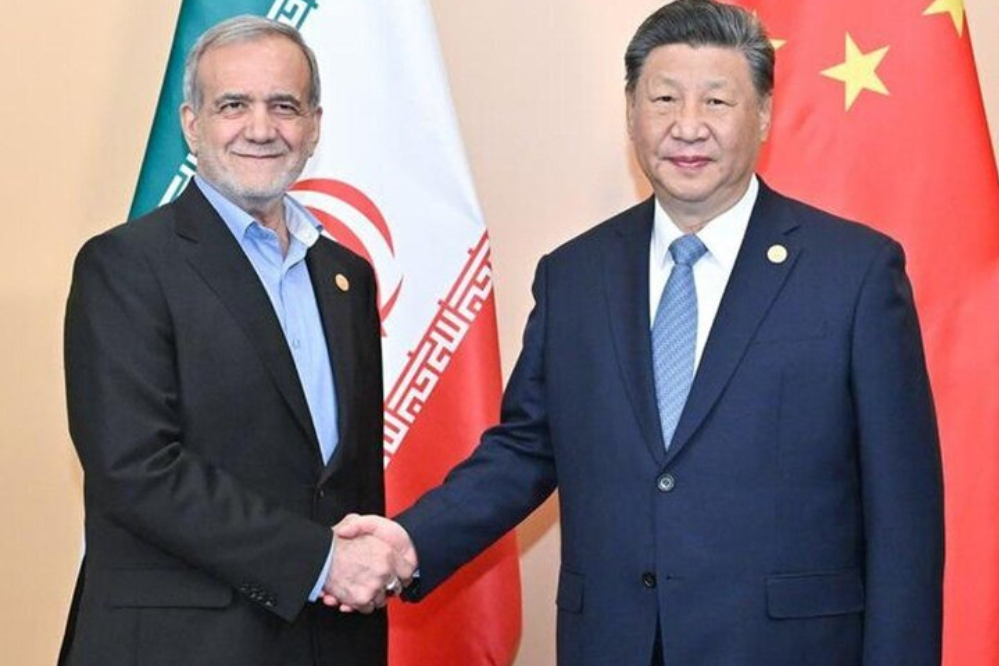 الرئيس الايراني يلتقي الرئيس الصيني في بكين