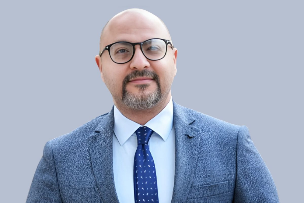 خبير ذكاء اصطناعي يحذر: سباق الذكاء الخارق بدأ فعليً واعتماد سياسة البيانات المفتوحة خطوة حاسمة لتعزيز جاهزية مصر