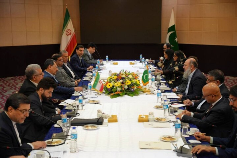 التبادل التجاري بين إيران وباكستان يهدف للوصول الى 10 مليارات دولار