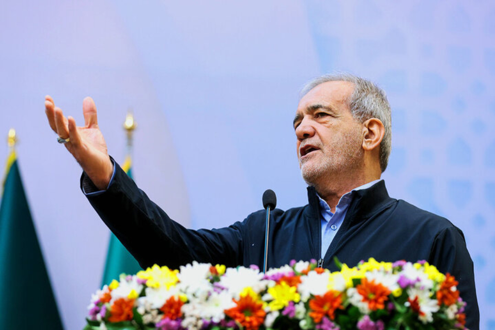 بزشكيان: على الدول الإسلامية حفظ وحدتها وقطع علاقاتها مع الكيان الصهيوني