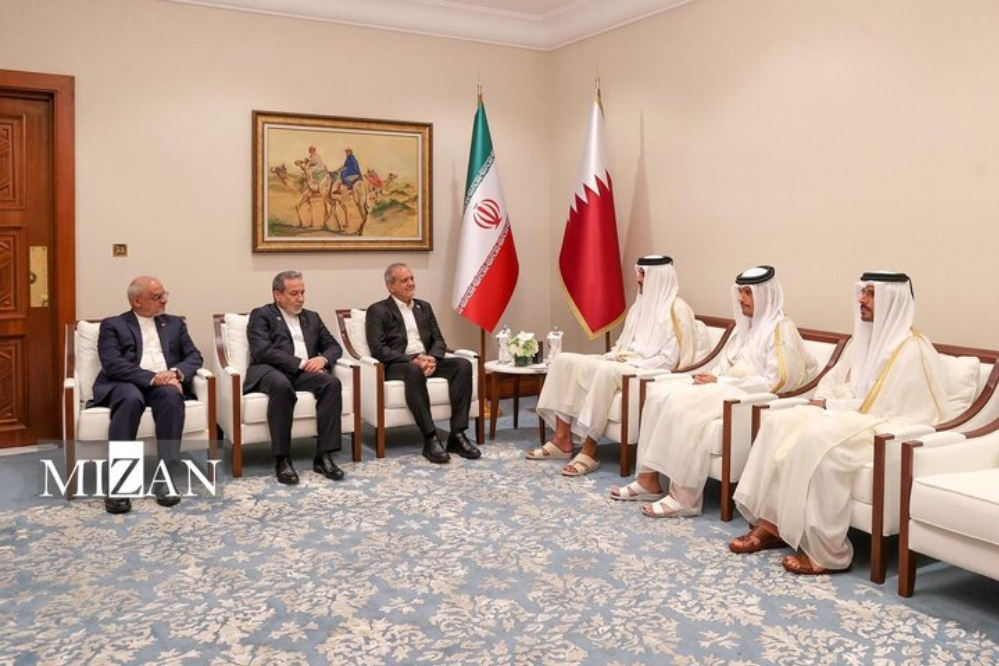 الرئيس الايراني يلتقي أمير قطر