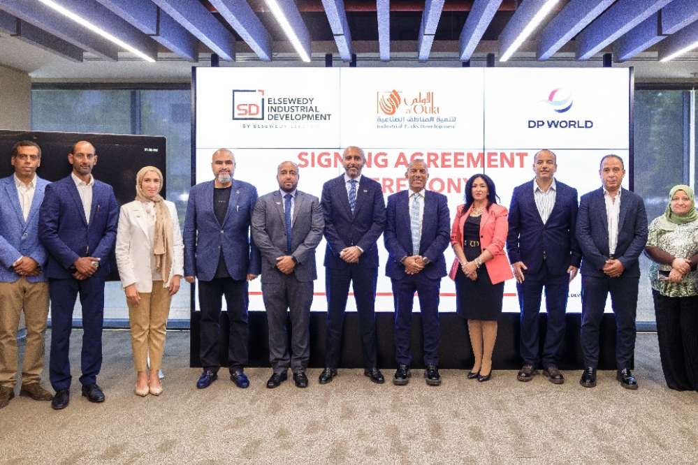 باستثمارات 1.42 مليار جنيه "دي بي ورلد" توقع اتفاقية مع "السويدي للتنمية الصناعية" لإنشاء منشأة للتخزين المبرد