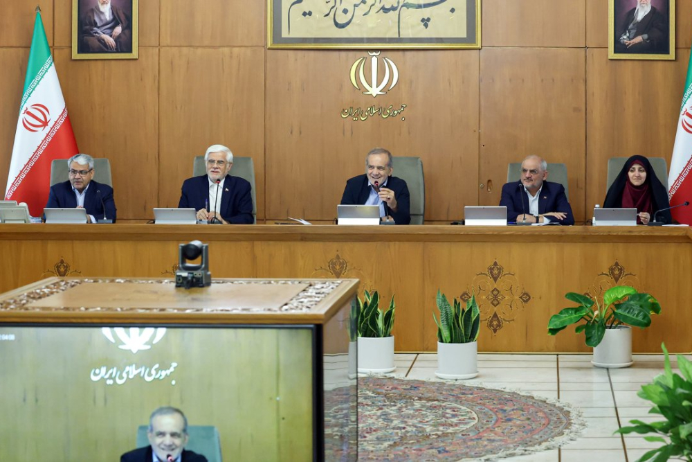 الرئيس بزشكيان: التعاون بين ايران ودول الجوار من شأنه ان يُتيح فرصاً متبادلة ومتنوعّة