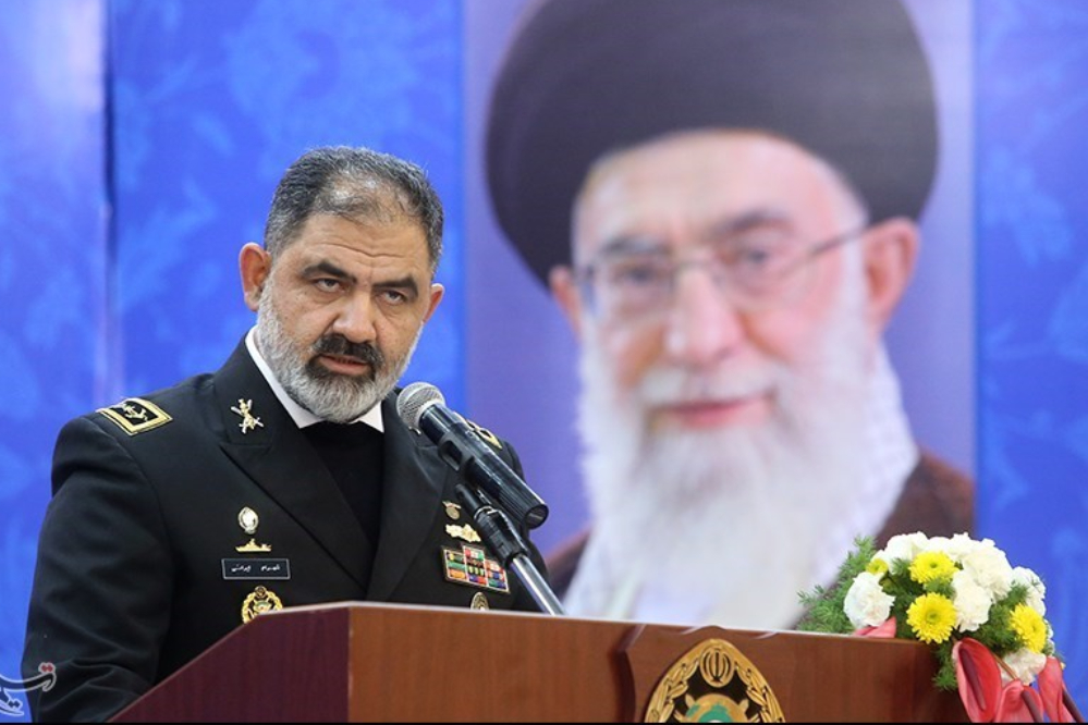 الأدميرال إيراني: العدو يسعى للنفوذ عبر الحرب المركّبة