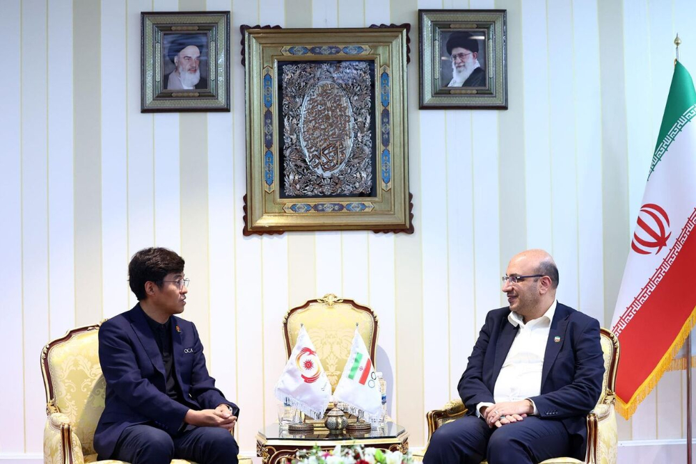 الأمين العام للجنة الأولمبية الإيرانية يلتقي المسؤول الإعلامي في المجلس الأولمبي الآسيوي