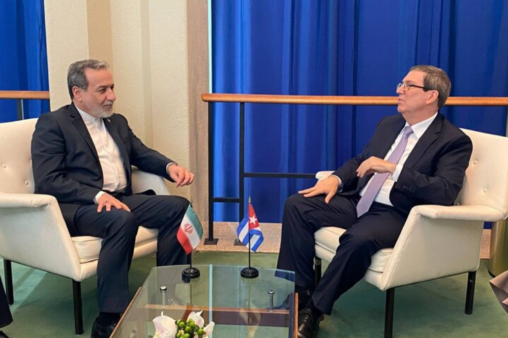 عراقجي يلتقي وزير الخارجية الكوبي