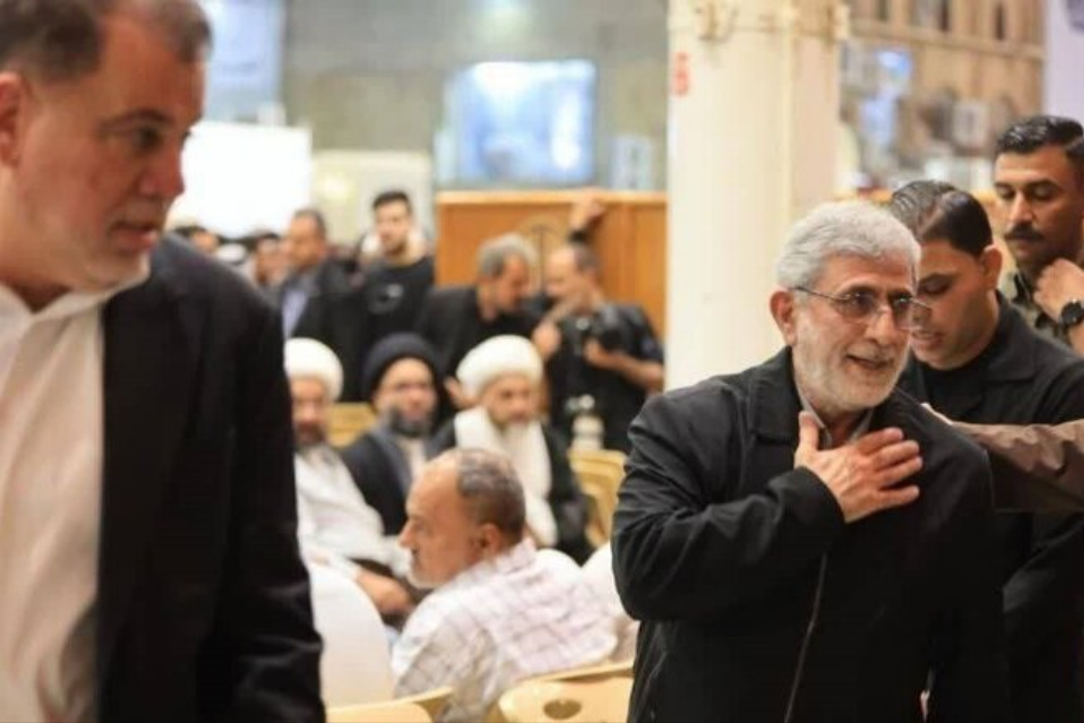 الجنرال قاآني يحضر مراسم تشييع عقيلة آية الله السيستاني في النجف