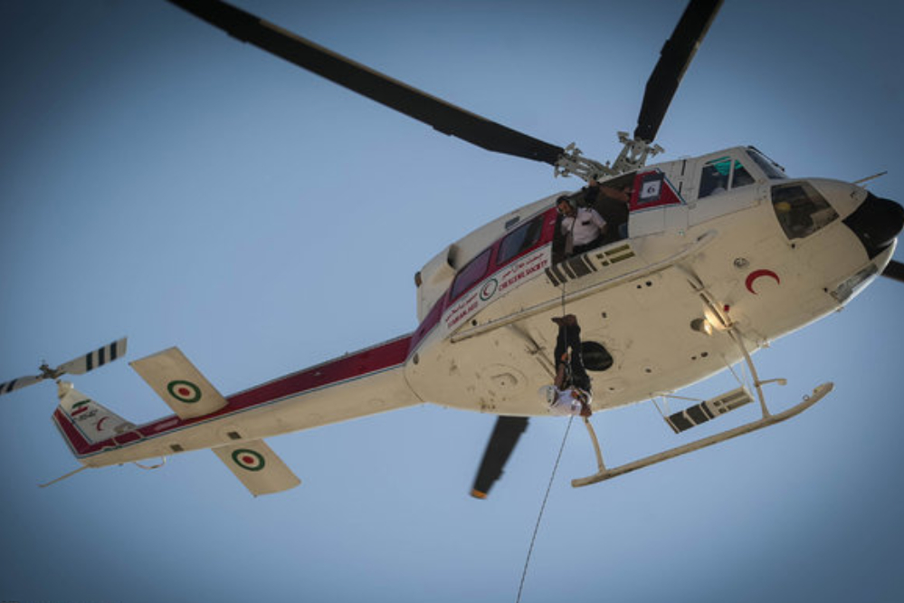 استشهاد الطيار "محسن محراب زاده" والمهندس "مير حسين غازي" في حادث المروحية في لرستان