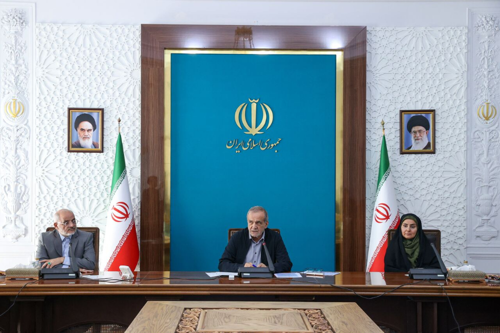 الرئيس بزشكيان يفتتح مشاريعاً سكنية و202 مشروعاً تنموياً