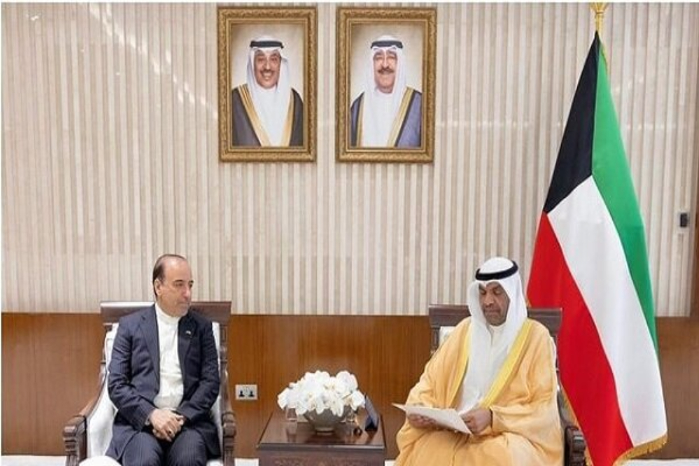 وزير الخارجية الايراني يبعث برسالة إلى نظيره الكويتي