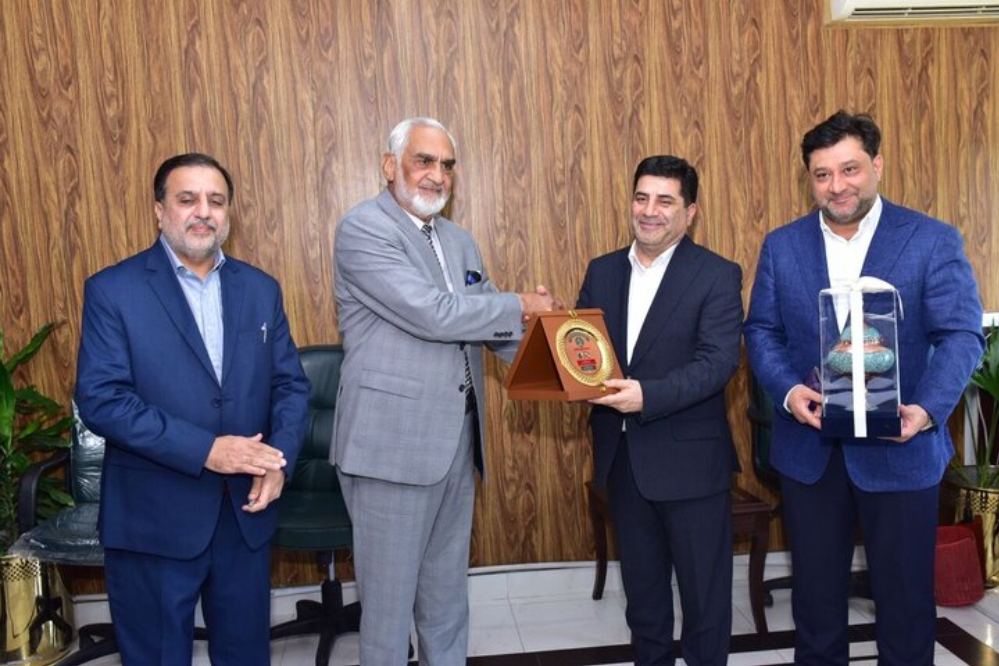 نائب وزير الزراعة الإيراني يزور باكستان بهدف توسيع التعاون الاقتصادي