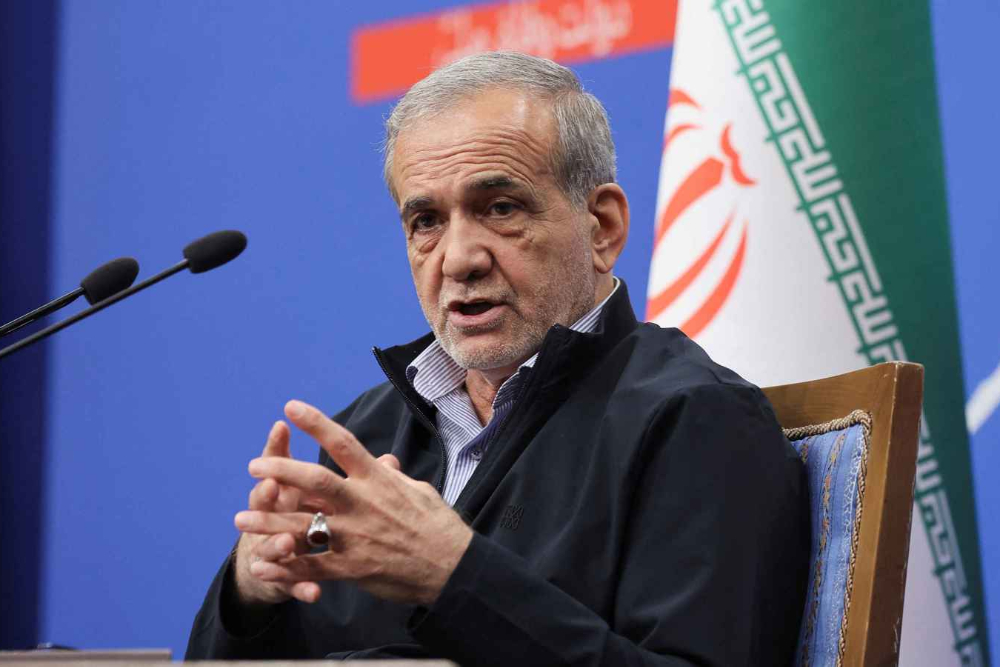 الرئيس بزشكيان يهنئ المنتخب الوطني لرفع الأثقال ببطولة العالم في النرويج