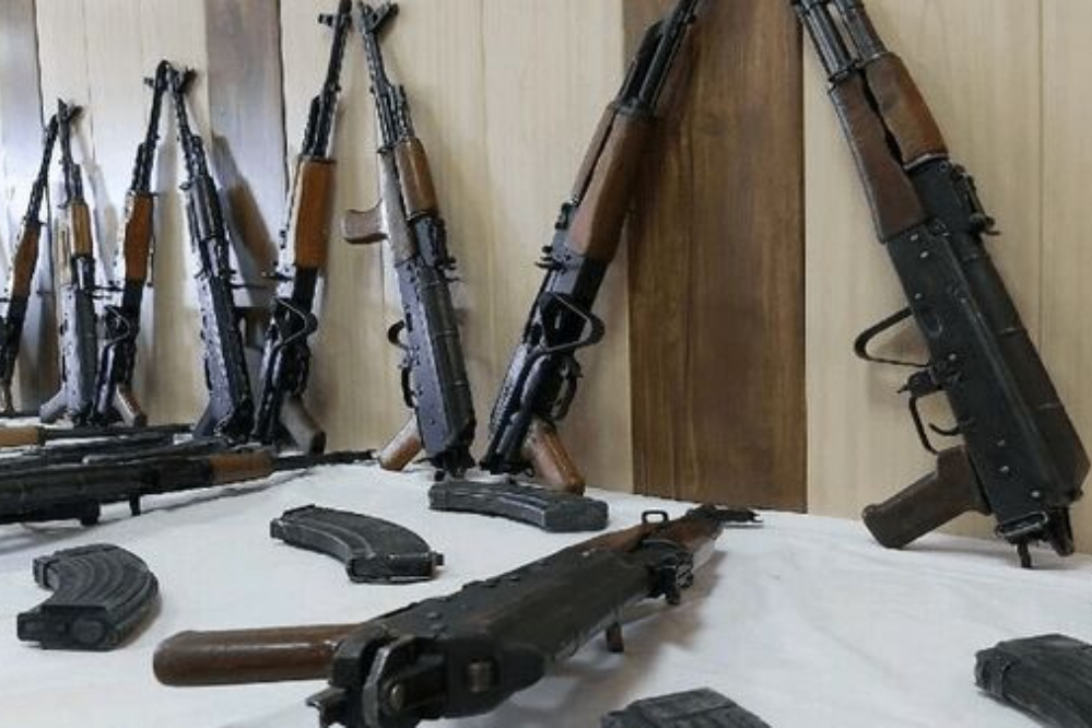 الامن الداخلي الايراني يضبط  602 قطعة سلاح في كرمان جنوب شرق البلاد