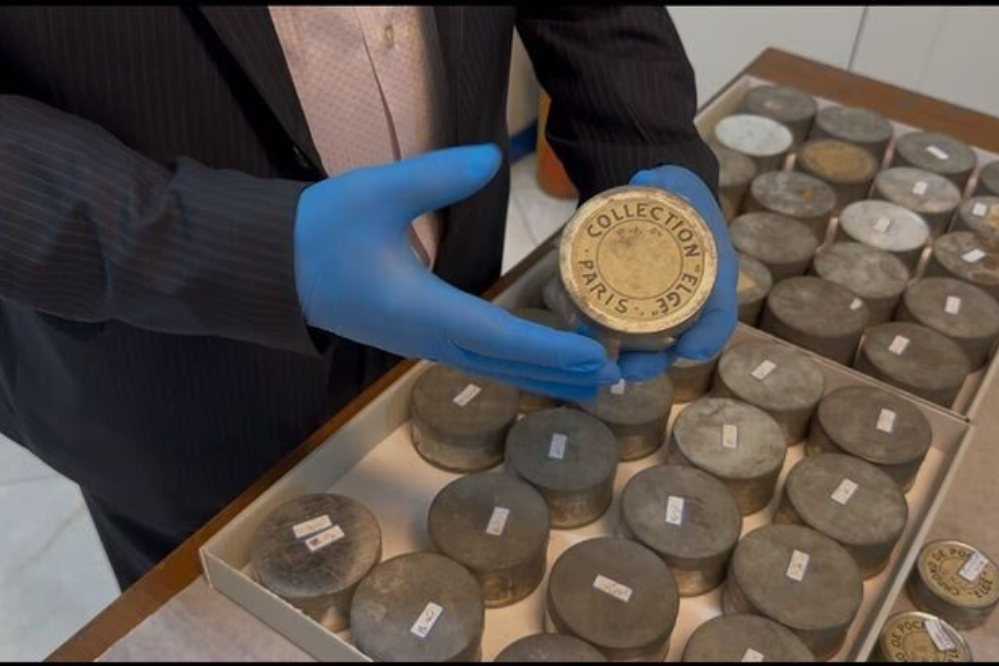 العثور على 31 بكرة فيلم من العصر القاجاري في قصر غلستان