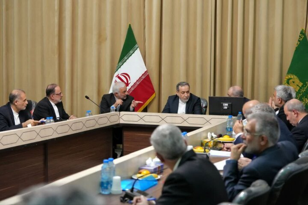 سفراء إيران في عدد من الدول المجاورة يلتقون بعراقجي