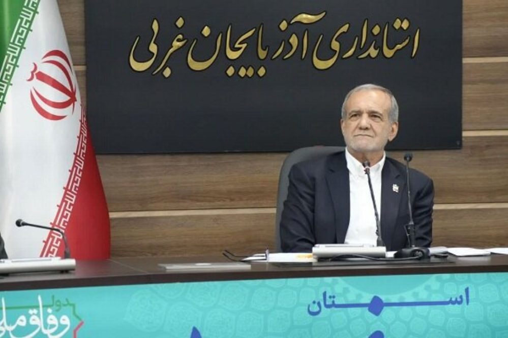 رئيس الجمهورية: الشعب الإيراني سيتجاوز كل الصعوبات بعزة وفخر ويبني مستقبلاً مشرقاً للبلاد