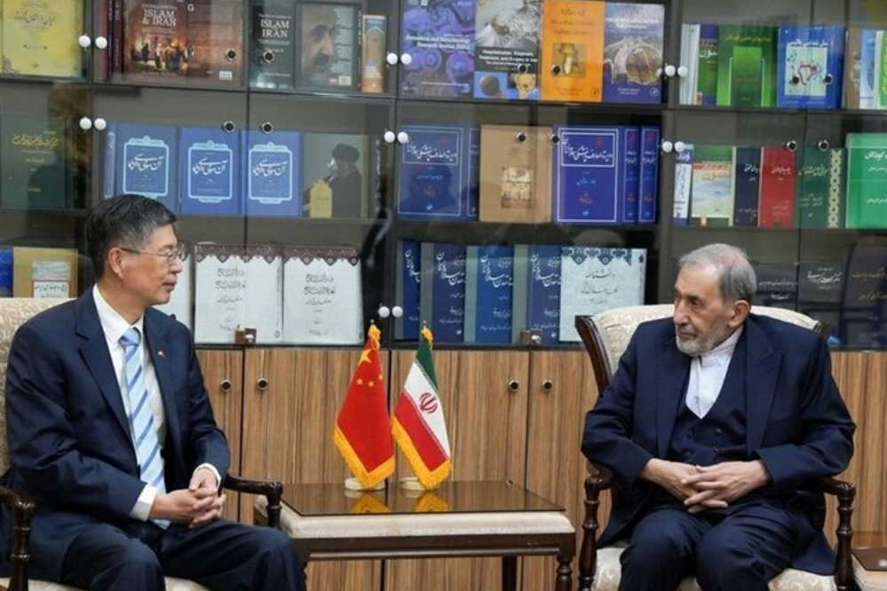 ولايتي: العلاقات الإيرانية الصينية ذات أبعاد استراتيجية وعميقة