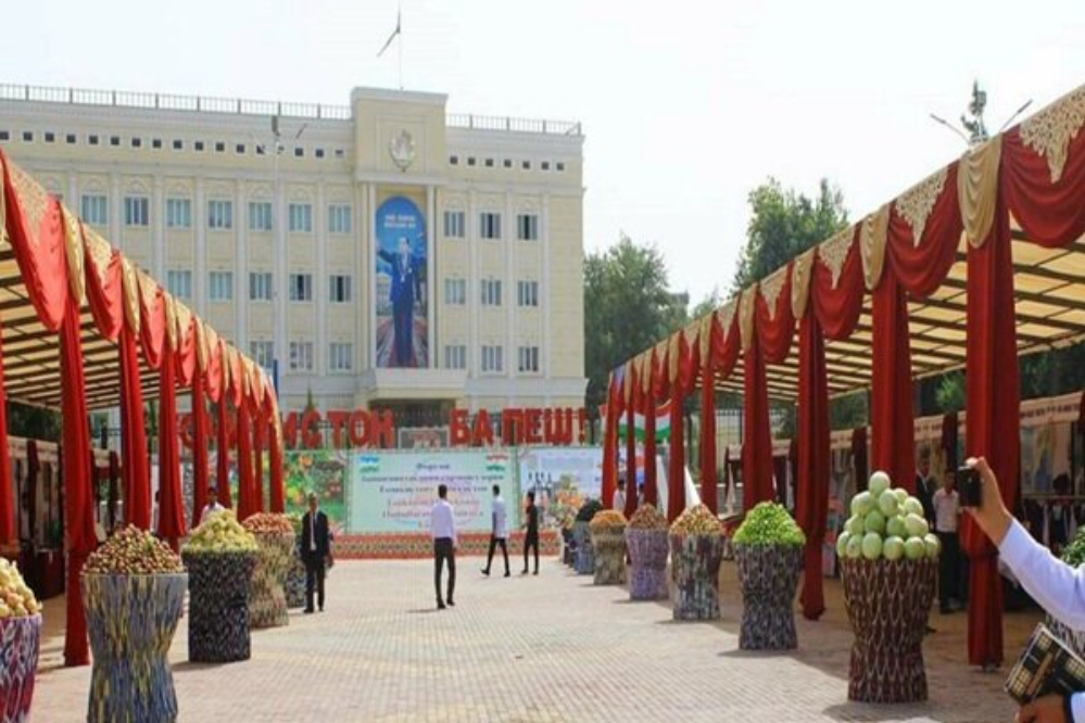 حضورٌ فاعلٌ لإيران في مؤتمر "ختلان للاستثمار 2025" الدولي في طاجيكستان