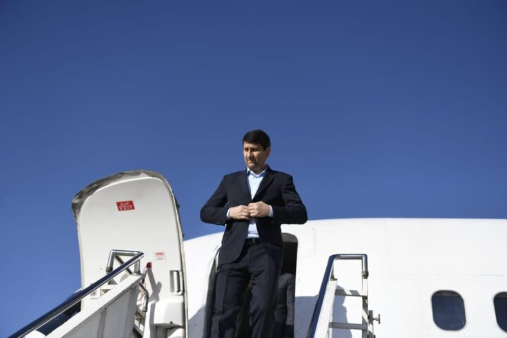 وزير الاتصالات الإيراني يتوجه إلى باكو