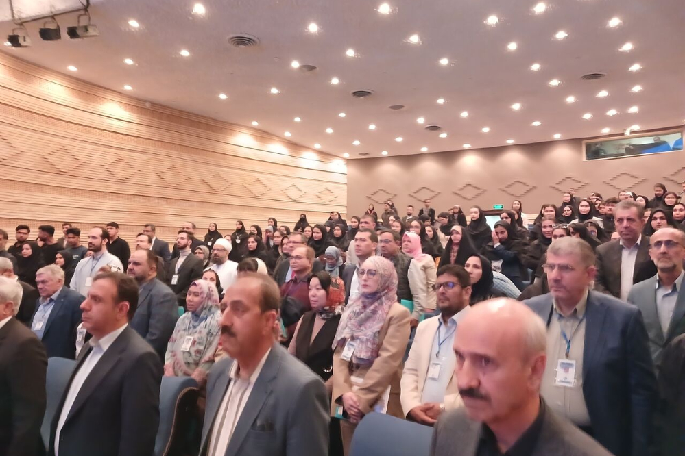 شيراز تستضيف 50 عالماً للشؤون الإيرانية من الأجانب