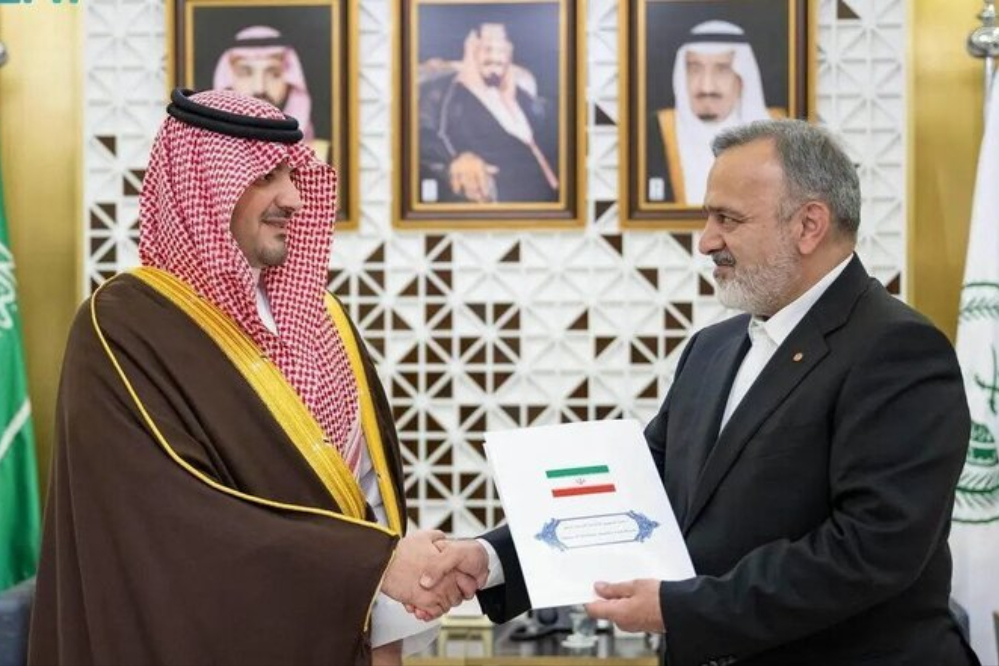 الرئيس الإيراني يرسل رسالة إلى ولي العهد السعودي